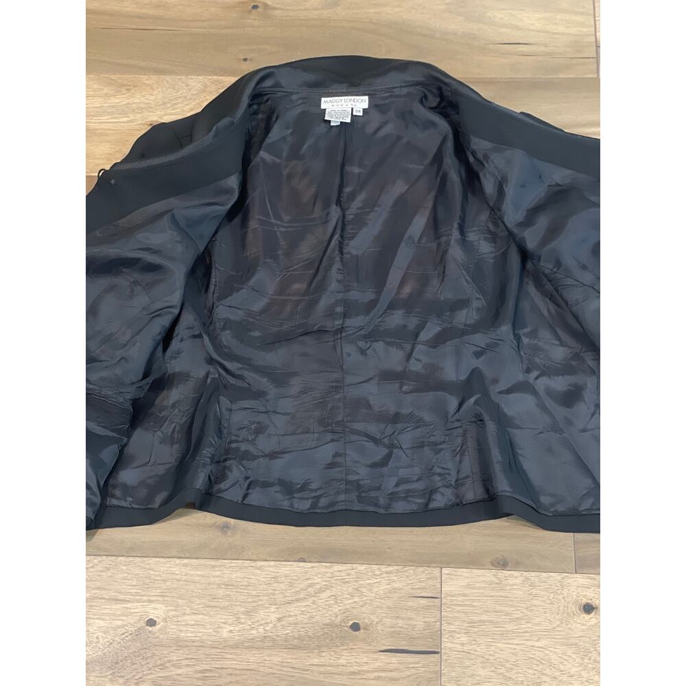 Maggy London Skirt Suit Size 24 Black Chiffon Trim Scalloped Hem Lined - Picture 3 of 13